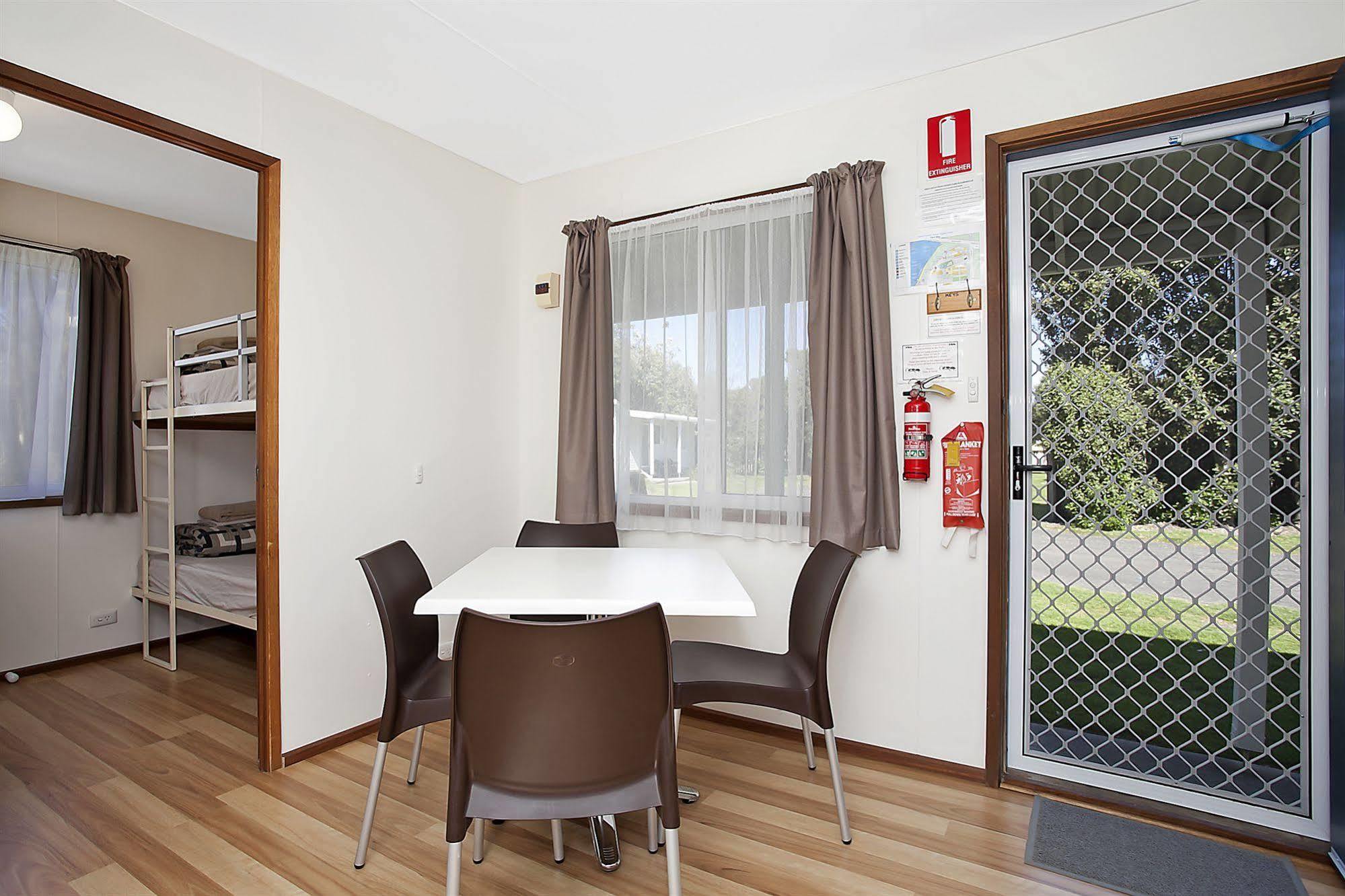Great Ocean Road Tourist Park Hotel Peterborough Exterior photo