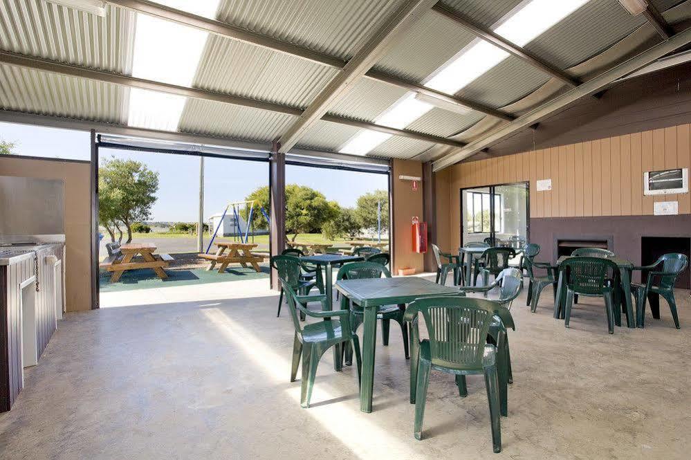 Great Ocean Road Tourist Park Hotel Peterborough Exterior photo